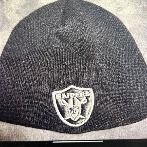 Riders Black Beanie - Picture 1 of 3